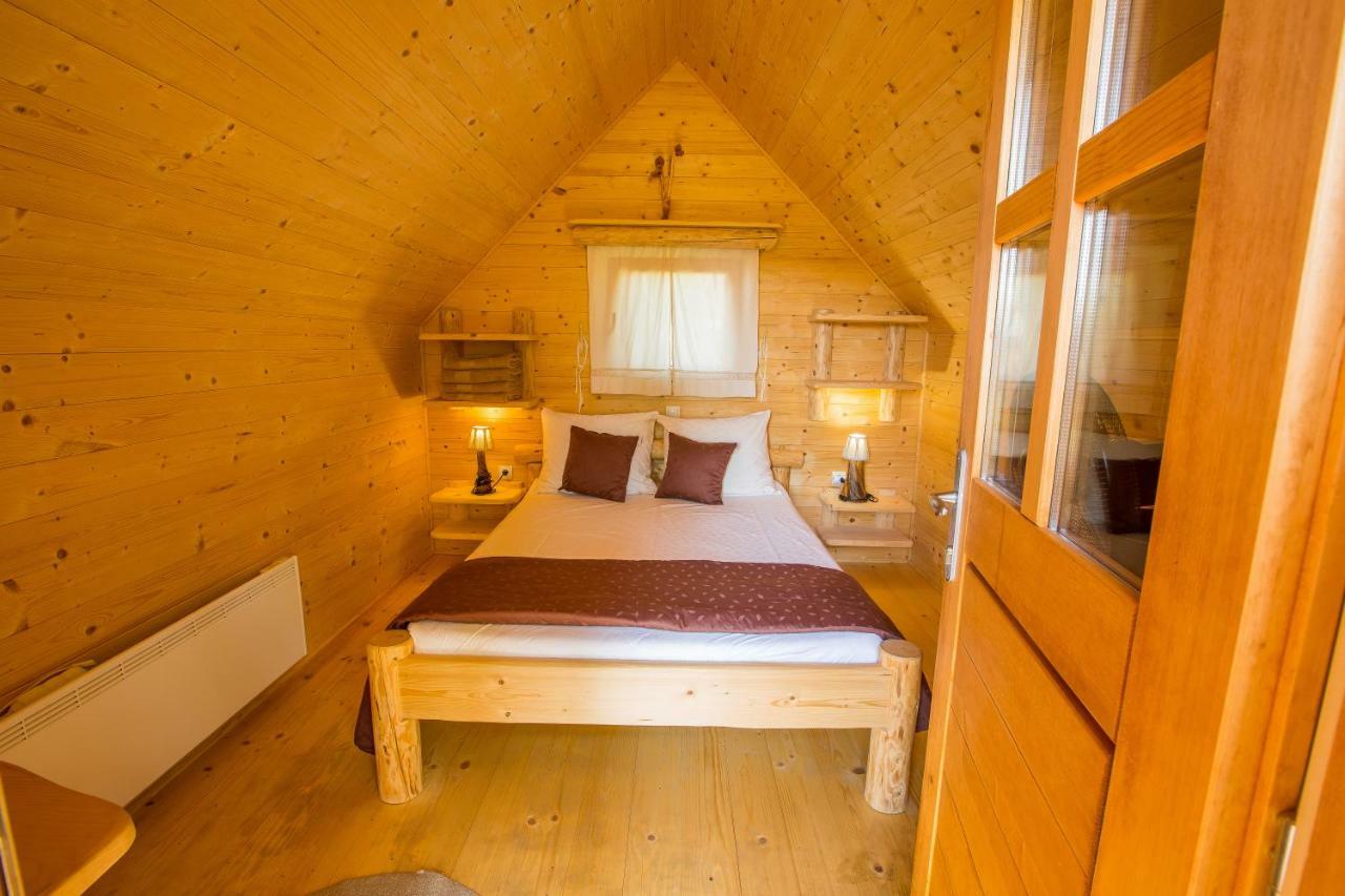 Glamping Organic Farm Slibar Villa Trzic ภายนอก รูปภาพ